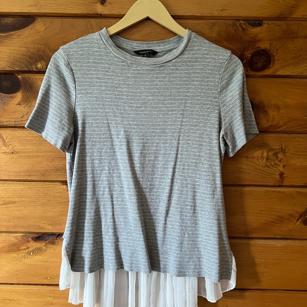 Banana Republic Gray Asymmetrical Fitted T-Shirt
